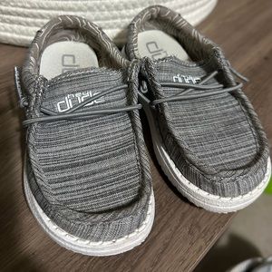 HEY DUDES toddler size 7